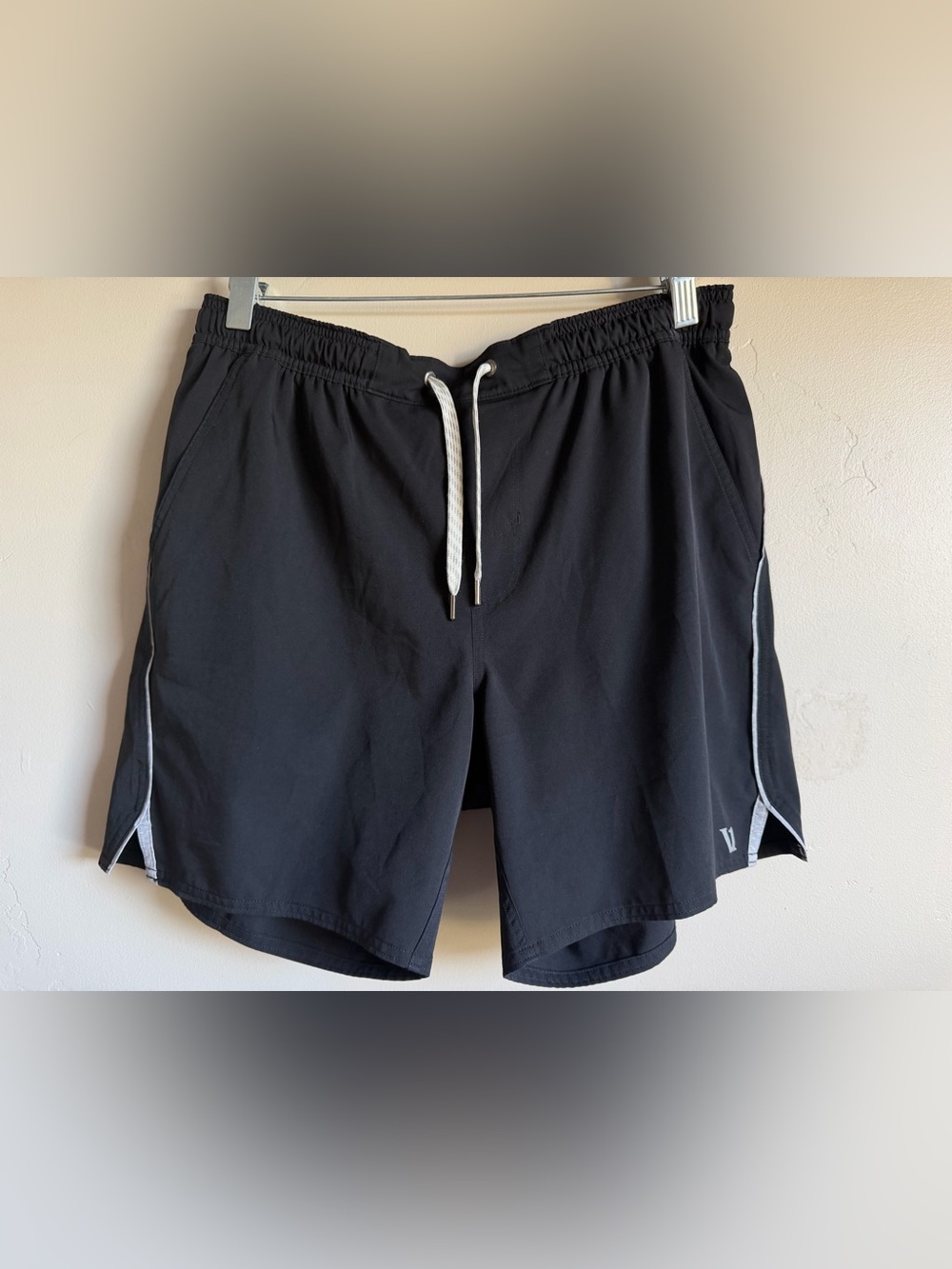 Men’s Vuori Kore Shorts Size Medium